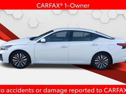 Used 2023 Nissan Altima 2.5 SV FWD image 2