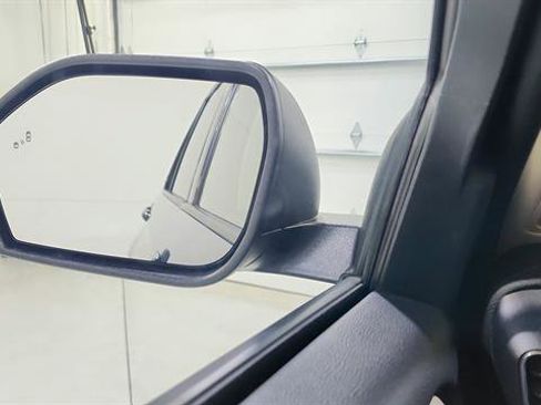 Used 2023 Ford Explorer XLT w/ Equipment Group 202A RWD image 13