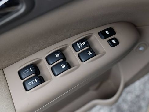 Used 2011 Kia Sedona EX w/ Luxury Pkg FWD image 49