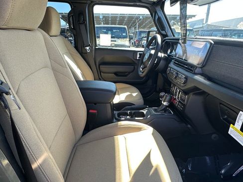 New 2026 Jeep Gladiator Sport image 15