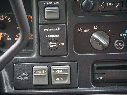 Used 1998 Chevrolet Silverado 1500 4x4 Extended Cab w/ Preferred Equipment Group 2 image 14