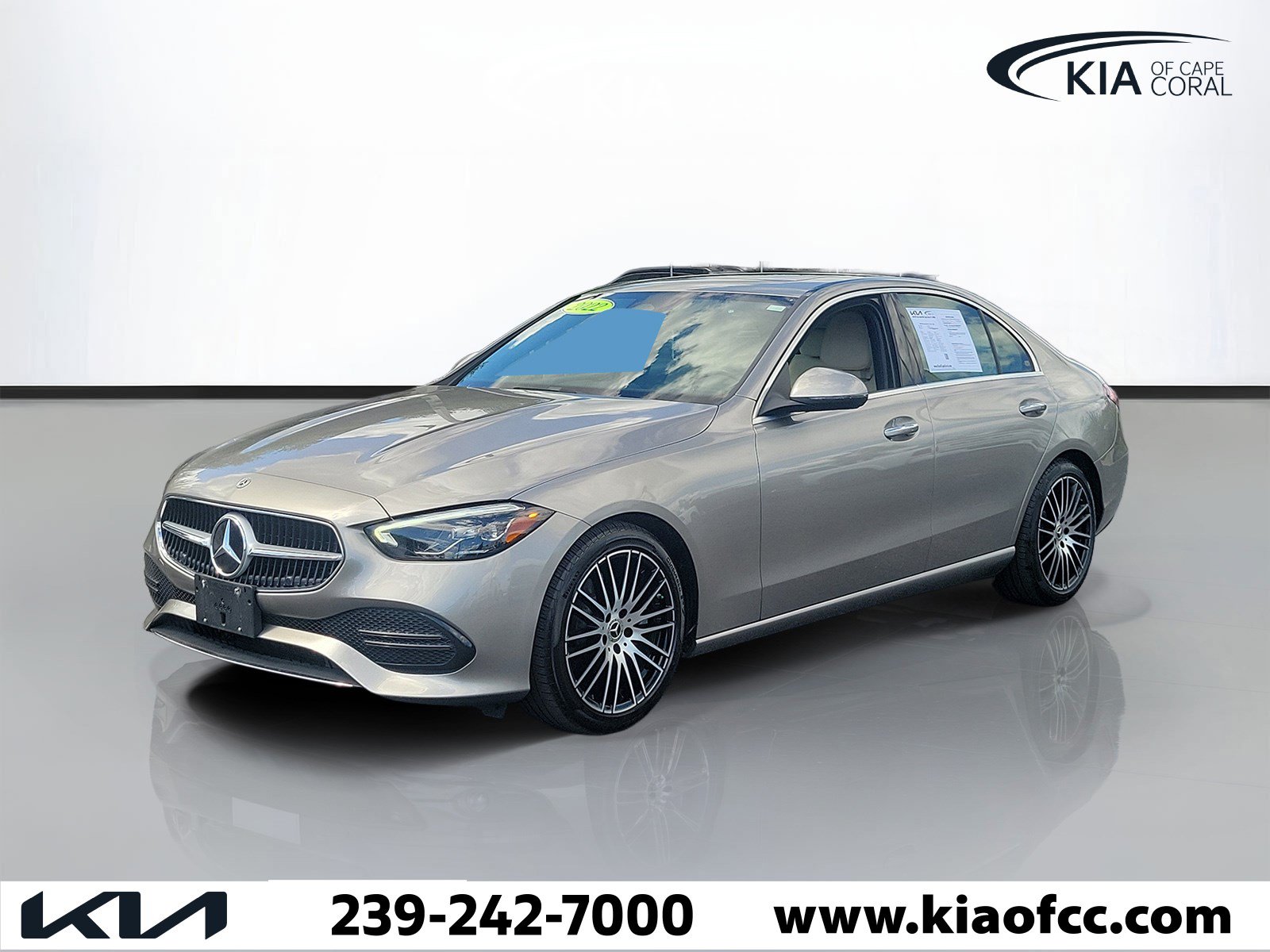 Used 2022 Mercedes-Benz C 300 4MATIC Sedan image 3
