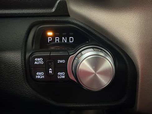 Used 2019 RAM 1500 Laramie w/ Sport Appearance Package AWD/4WD image 18