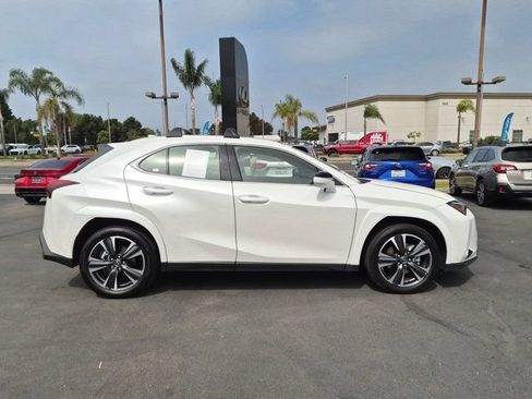 Used 2025 Lexus UX 300h AWD w/ Accessory Package (Z2) image 4