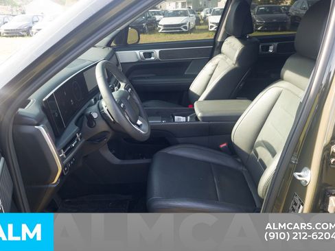 Used 2025 Hyundai Santa Fe Limited FWD image 7