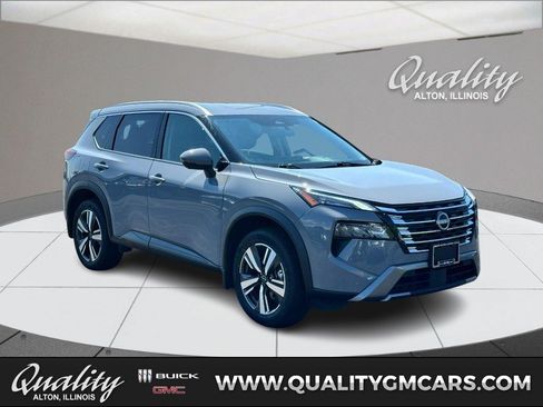 Used 2025 Nissan Rogue SL AWD/4WD image 1
