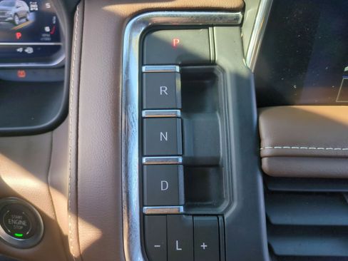 Certified 2024 Chevrolet Suburban High Country image 16