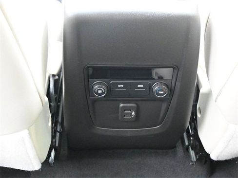 Used 2022 Buick Enclave Essence w/ Trailering Package, 5000 lbs. image 13