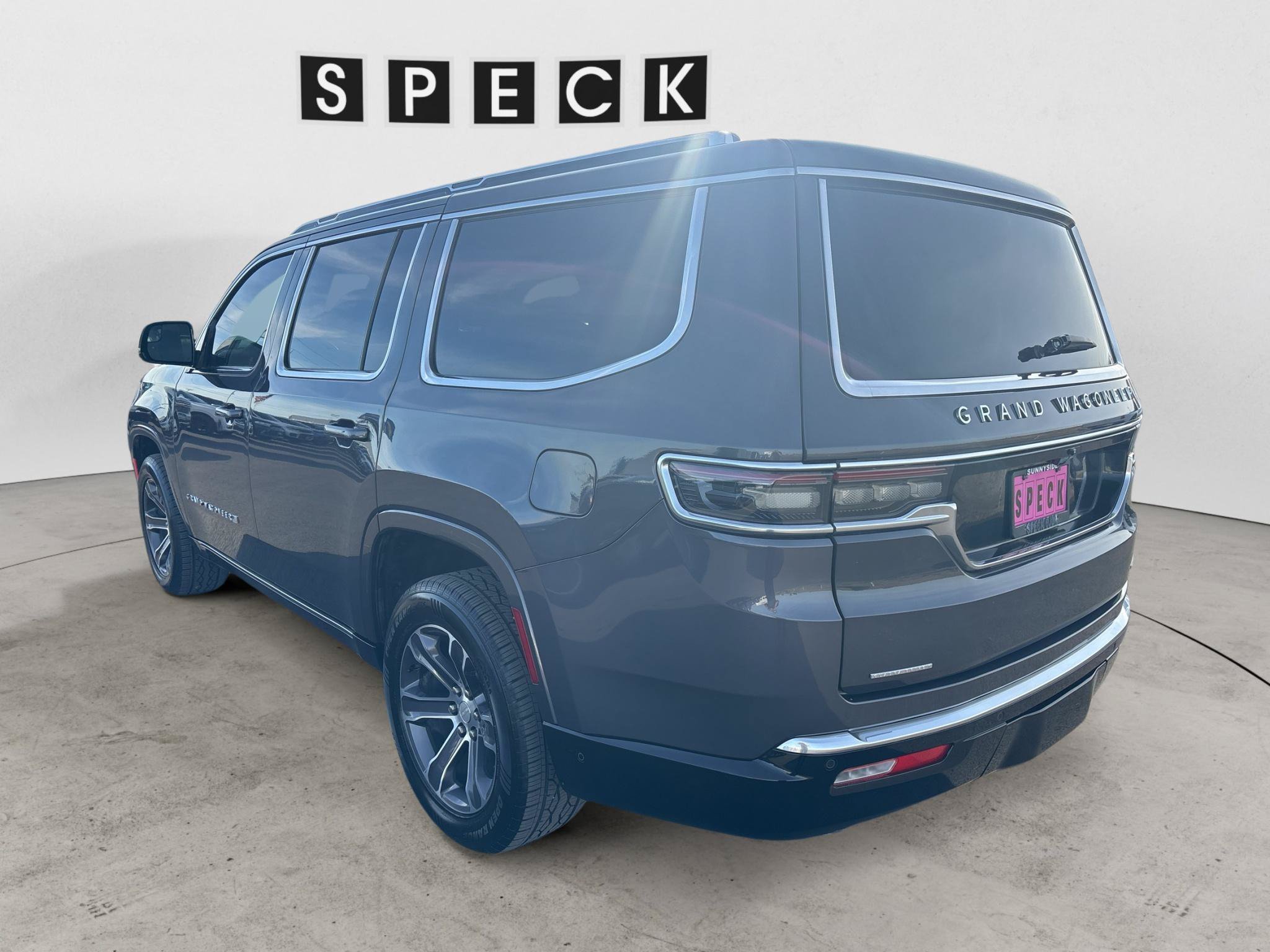 Used 2022 Jeep Grand Wagoneer Series I AWD/4WD image 3