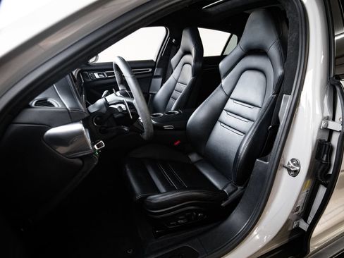Used 2022 Porsche Panamera GTS AWD/4WD image 5