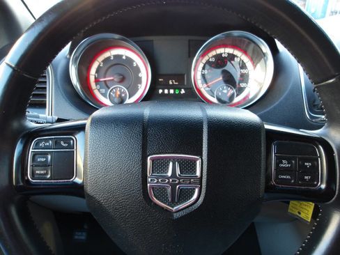 Used 2017 Dodge Grand Caravan SE image 14
