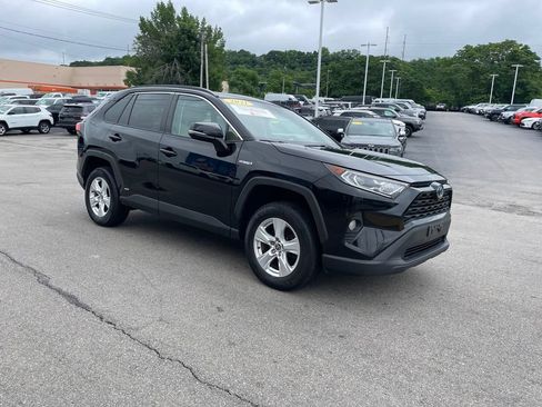 Used 2021 Toyota RAV4 XLE w/ Convenience Package AWD/4WD image 6