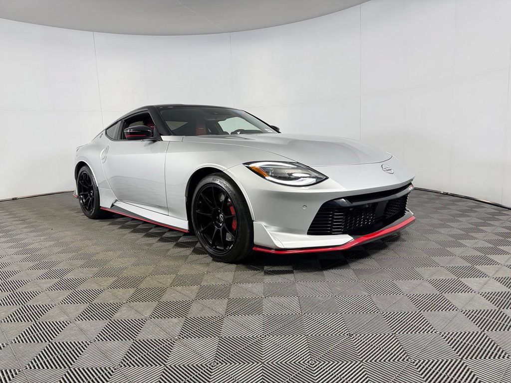 Used 2025 Nissan Z NISMO w/ Floor Mat Package RWD image 3