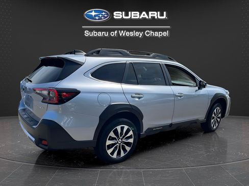 Used 2025 Subaru Outback Limited AWD/4WD image 8