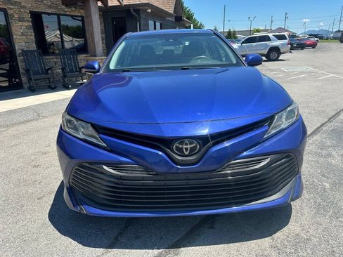 Used 2018 Toyota Camry LE FWD image 9