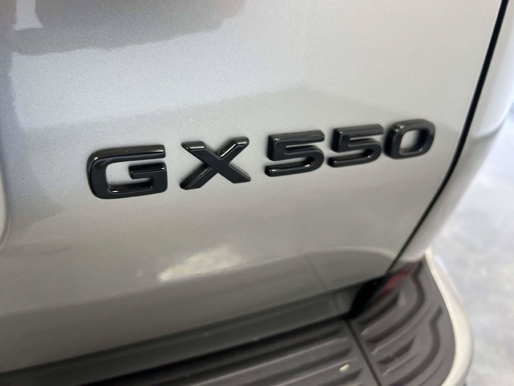 Used 2024 Lexus GX 550 AWD/4WD image 12