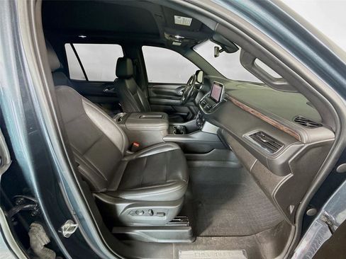 Used 2021 Chevrolet Tahoe Z71 w/ Luxury Package AWD/4WD image 25