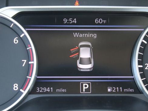 Used 2022 Nissan Sentra SR w/ Electronics Package FWD image 22