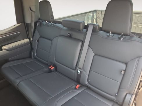 Used 2026 GMC Sierra 1500 SLT AWD/4WD image 13