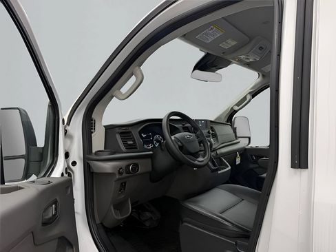 Used 2024 Ford Transit 150 Low Roof RWD image 26