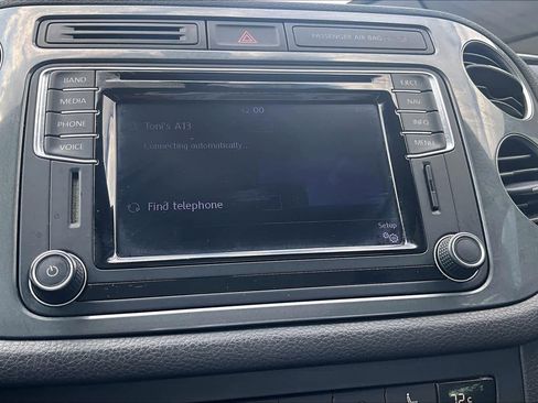 Used 2016 Volkswagen Tiguan SEL image 37