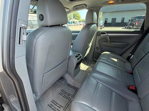 Used 2004 Porsche Cayenne S AWD/4WD image 40