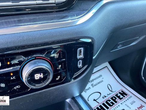 Used 2024 Chevrolet Silverado 2500 LTZ w/ LTZ Convenience Package image 32