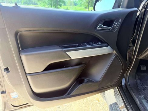 Used 2019 Chevrolet Colorado ZR2 w/ ZR2 Midnight Special Edition AWD/4WD image 13