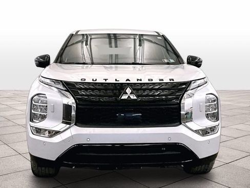 Used 2023 Mitsubishi Outlander SE Black Edition AWD/4WD image 3