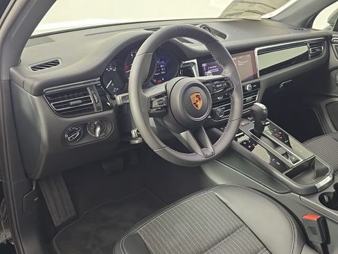 Certified 2026 Porsche Macan Turbo AWD/4WD image 4