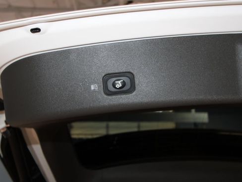 Used 2025 Lincoln Nautilus Reserve AWD/4WD image 45