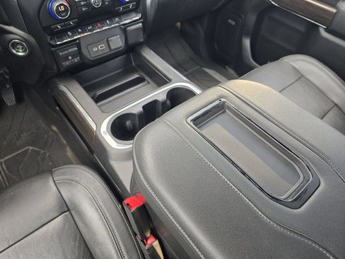 Used 2019 Chevrolet Silverado 1500 LT Trail Boss AWD/4WD image 17