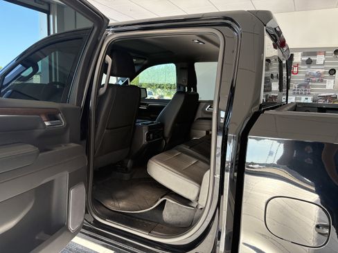 Used 2023 Chevrolet Silverado 1500 High Country w/ Technology Package image 18