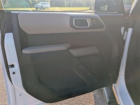 Used 2023 Ford Bronco Wildtrak image 14