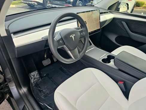 Used 2023 Tesla Model Y Long Range image 15