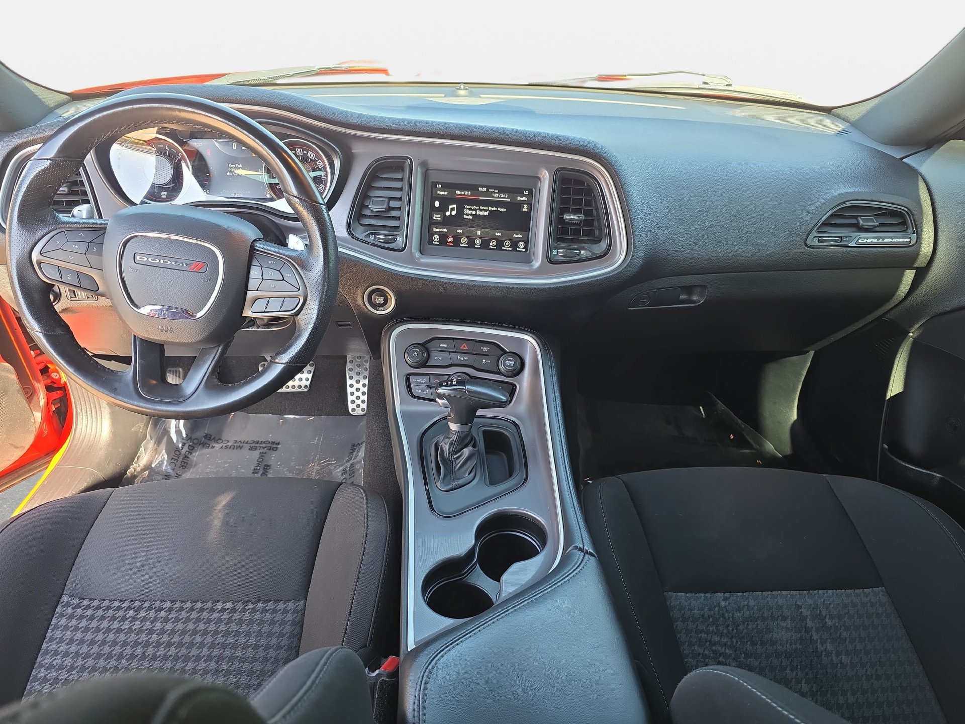 Used 2022 Dodge Challenger R/T RWD image 9