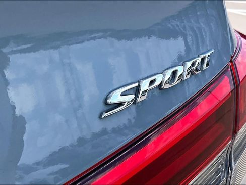 Used 2024 Honda Civic Sport image 10