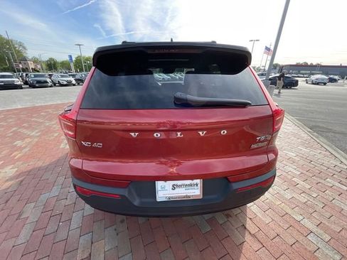 Used 2022 Volvo XC40 T5 R-Design w/ Advanced Package AWD/4WD image 32