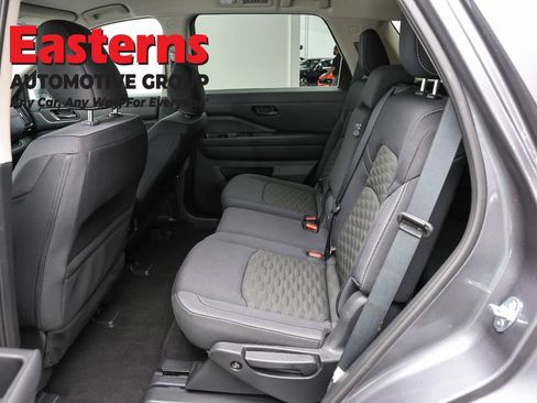 Used 2024 Nissan Pathfinder SV AWD/4WD image 21