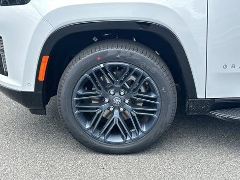 New 2026 Jeep Grand Wagoneer L 4WD image 11