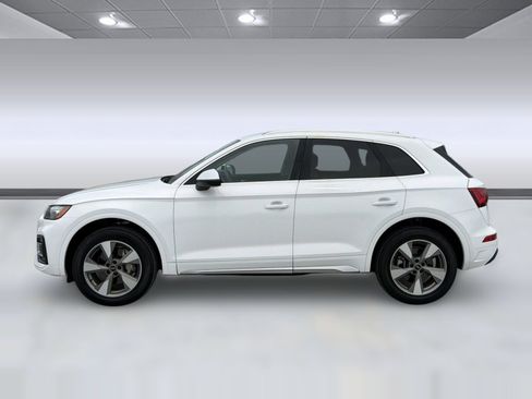 Certified 2023 Audi Q5 Premium w/ Convenience Package AWD/4WD image 2