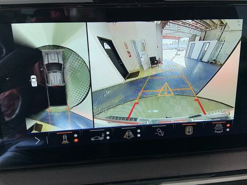 Used 2024 GMC Sierra 2500 AT4 w/ AT4 Premium Plus Package image 7