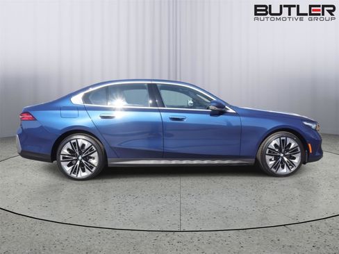 New 2026 BMW 530i w/ Premium Package RWD image 41