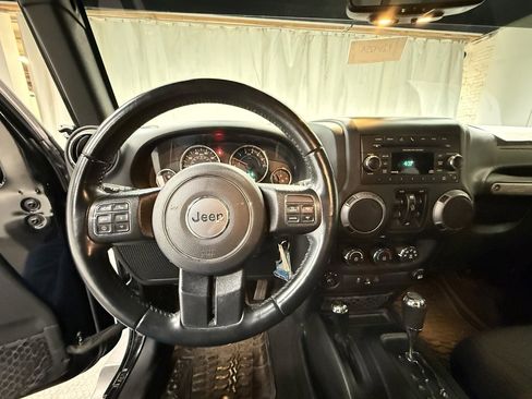 Used 2018 Jeep Wrangler Unlimited Sport S image 26