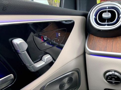 Certified 2025 Mercedes-Benz GLC 300 4MATIC image 34