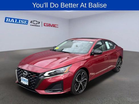 Used 2023 Nissan Altima 2.5 SR w/ SR Premium Package AWD/4WD image 3