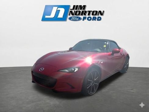 Used 2024 MAZDA MX-5 Miata Grand Touring w/ Weather Package RWD image 4