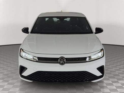 Used 2025 Volkswagen Jetta Sport FWD image 6