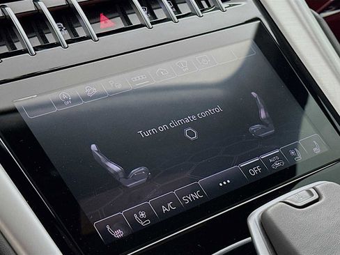 Used 2022 Lamborghini Urus image 21