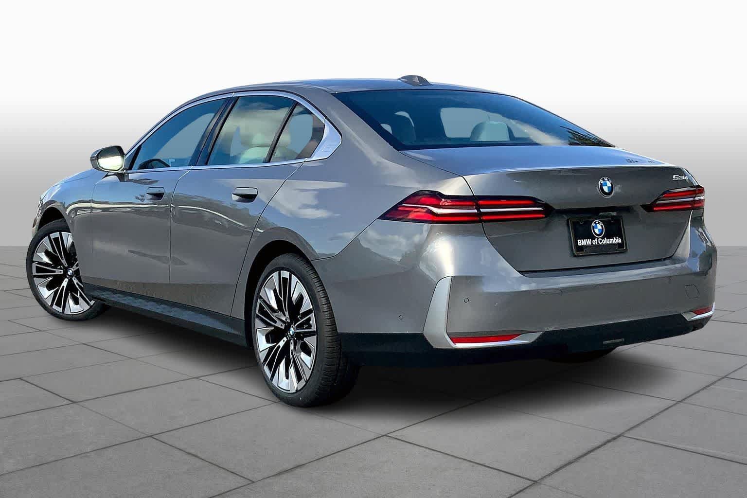 Used 2026 BMW 530i w/ Premium Package RWD image 12